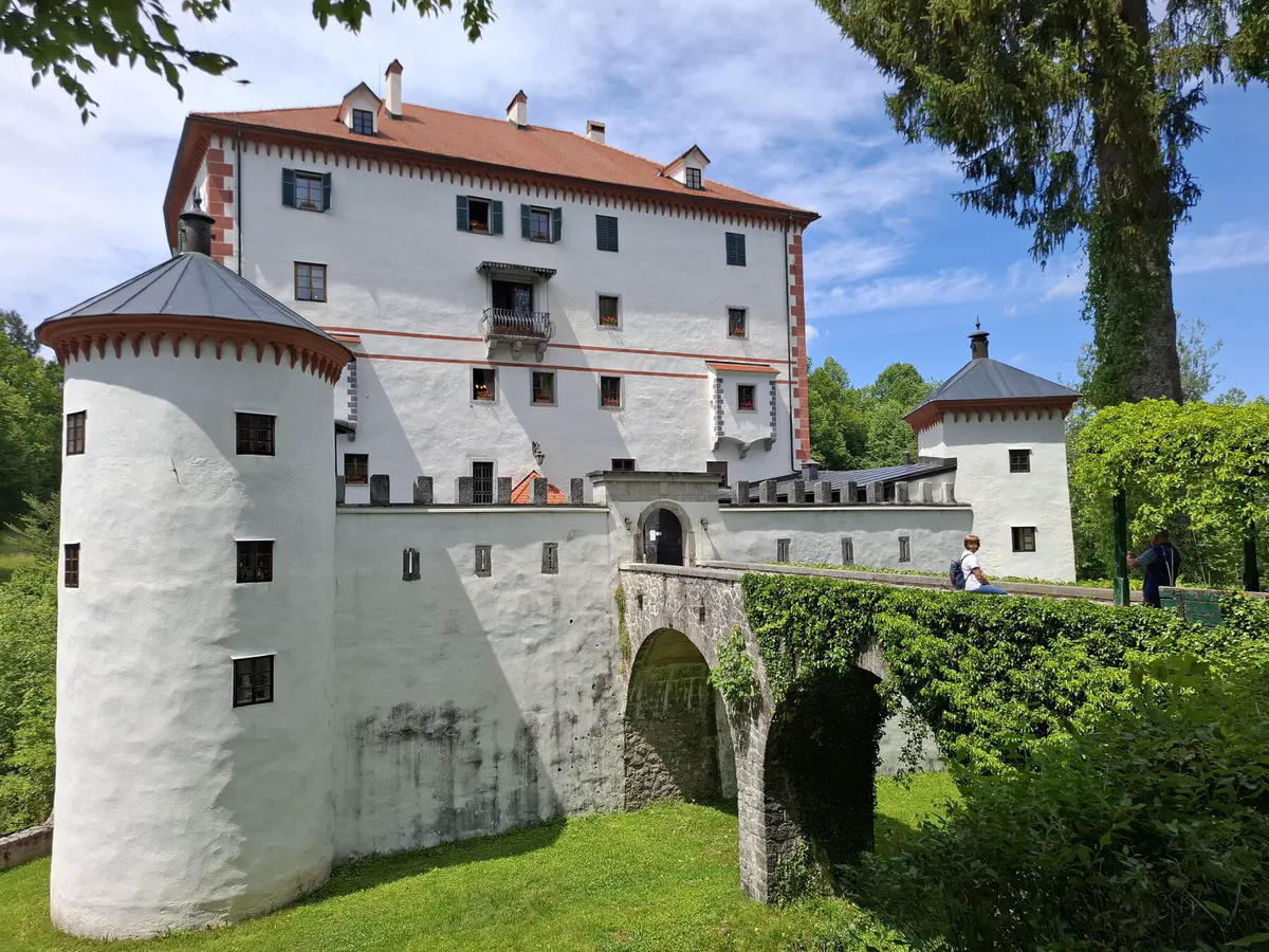 Dvorac Snežnik